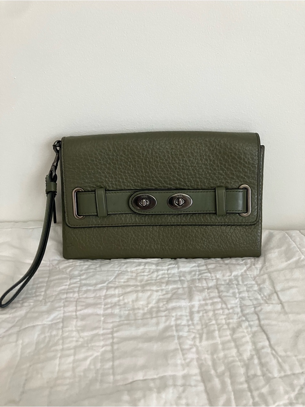 Coach Blake Pebbled Olive Green boho Leather Clutch Wallet